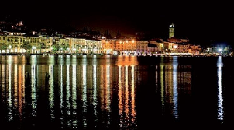 Happy Blue Hour in Salò