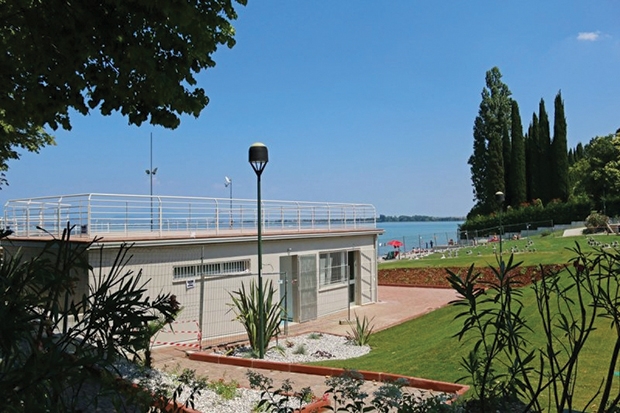 Barrierefreier Strand in Desenzano eingeweiht