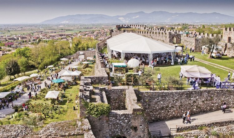 „Blumige Täuschungen“ in der Rocca