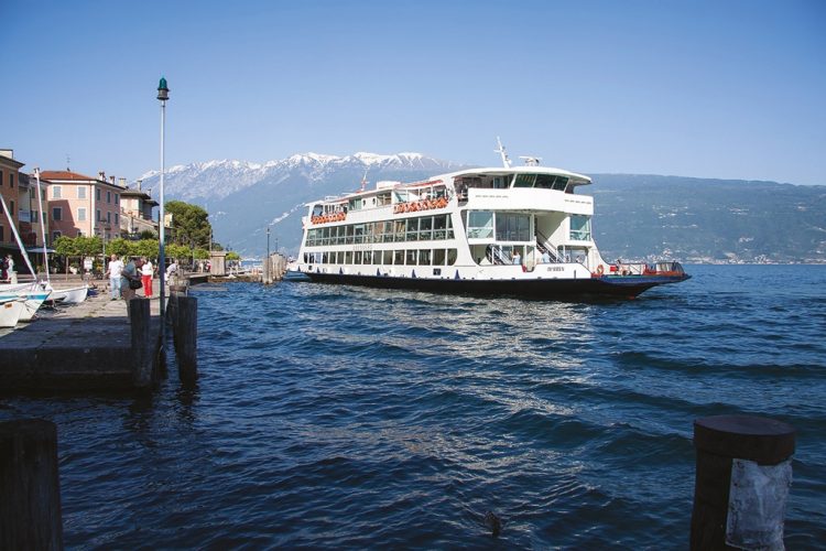 Navigarda: in der Weihnachtszeit per Boot von Desenzano nach Sirmione