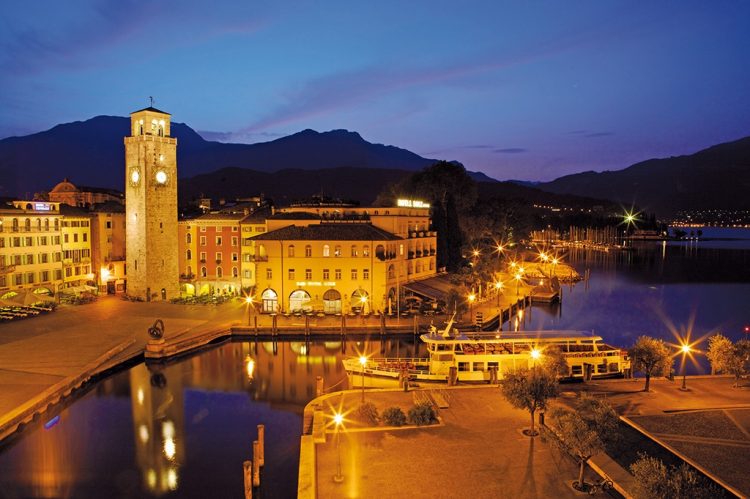 Panorama-Bootsfahrt von Riva bis Peschiera