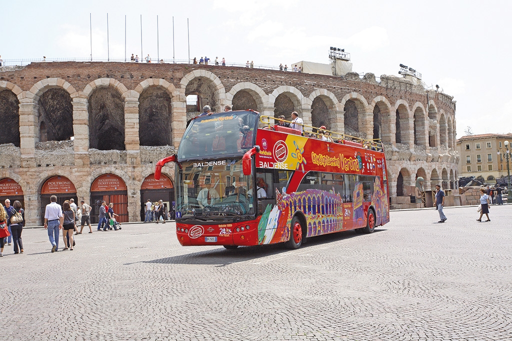 Stadt- und Panorama-Touren in Verona mit City Sightseeing