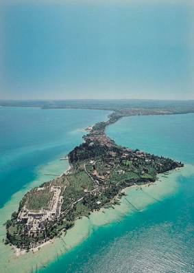 In Sirmione werden Sightseeing-Touren angeboten