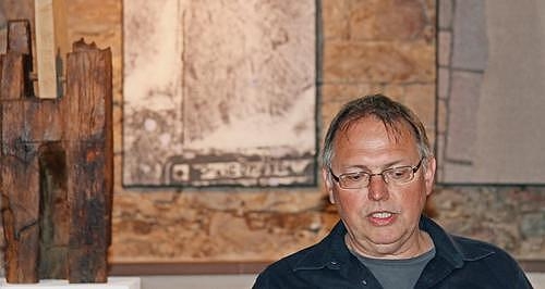 Einweihung der Ausstellung „Unter den Männern“ durch den deutschen Künstler hansARTig