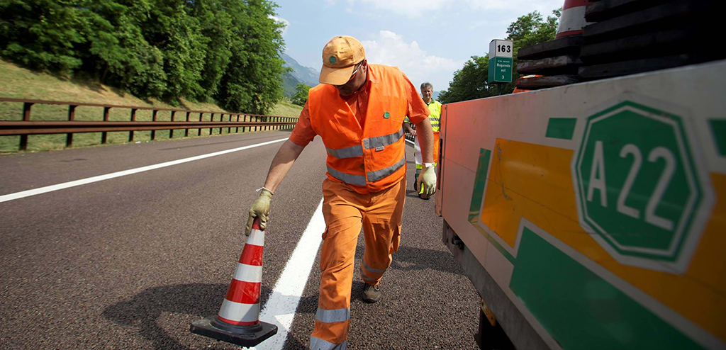 A22: Verkehrsbeschränkungen am Wochenende und Streckenabschnitt wegen Eingriff an Fliegerbombe gesperrt