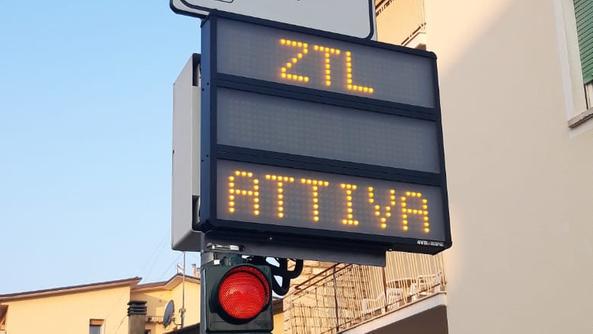 Bis September ist die Verkehrssperrzone im Zentrum von Bardolino aktiviert