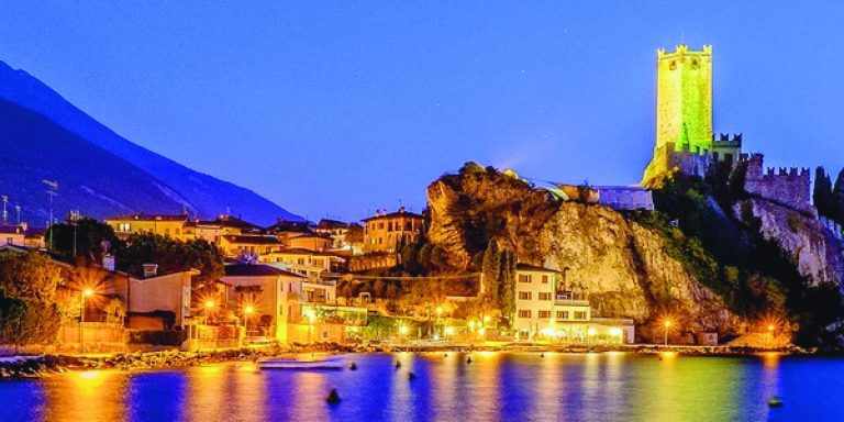 In Malcesine heute Straßenparade und Zirkusshow, morgen (Ferragosto) Feuerwerk