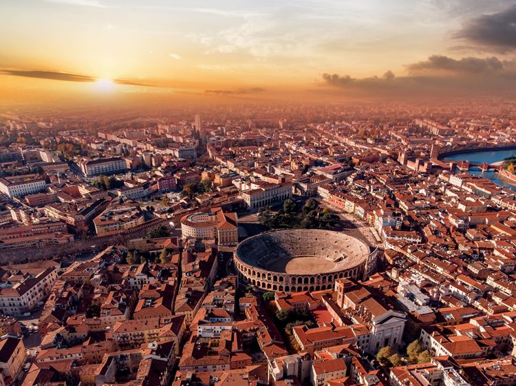 „Warten auf die Arena“: eine Hommage an Verona. Heute Abend um 19.45 Uhr