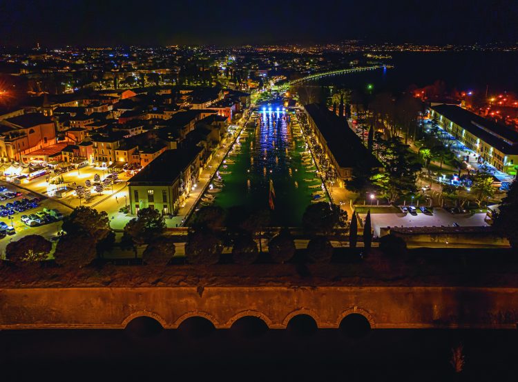 Peschiera del Garda wie Venedig: Heiratsanträge in einer Gondel