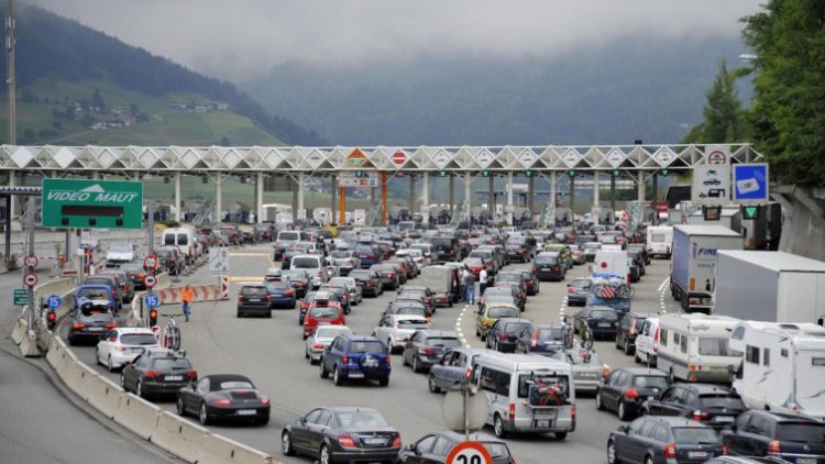 Verkehr und Unfälle: Warteschlangen „Ferragosto“ auf der Brenner Autobahn