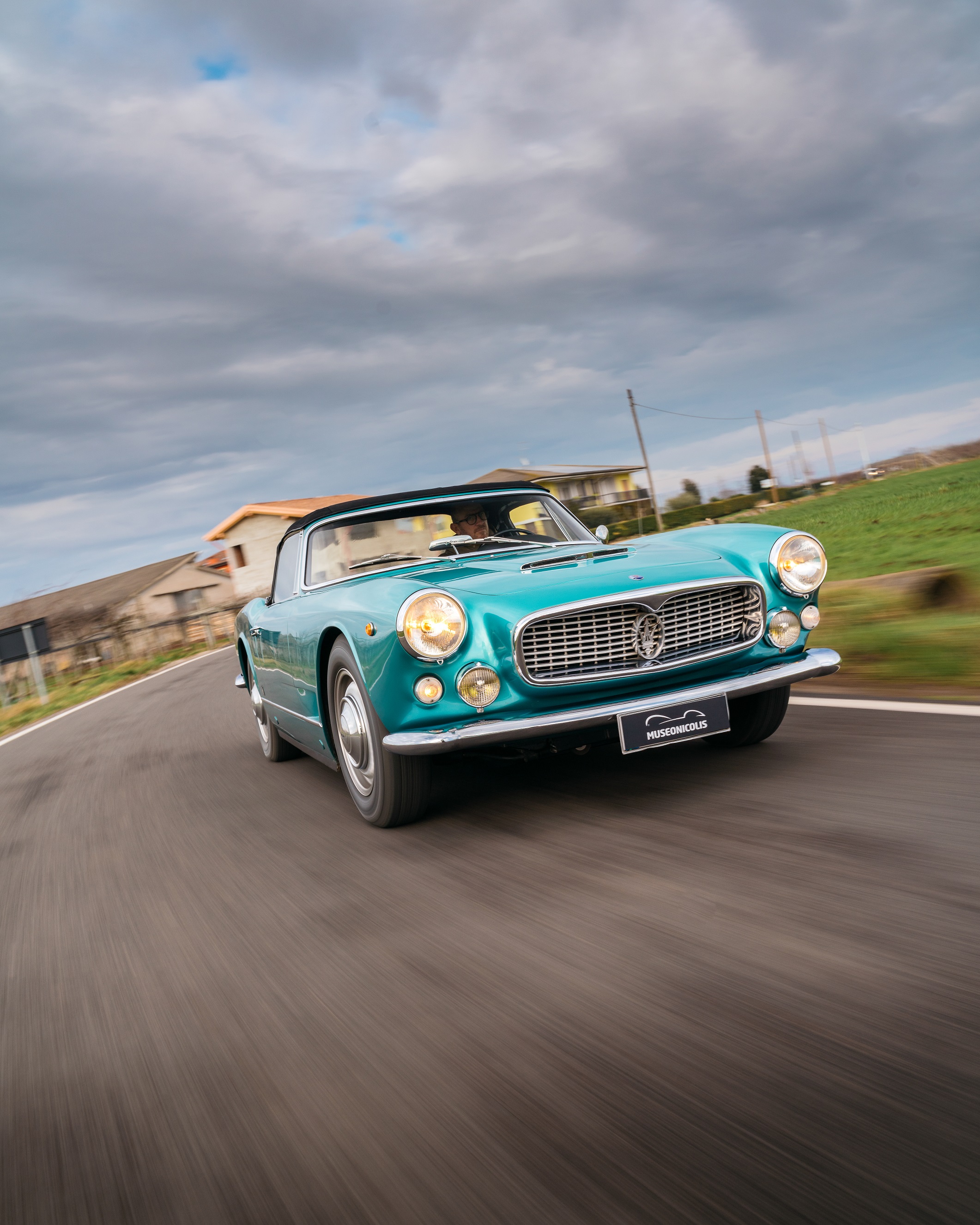 Oldtimer aus dem Nicolis Museum gehören zu den Stars des Maserati FuoriSerie-Shootings Museo Nicolis, Maserati GT 3500 Spider Vignale