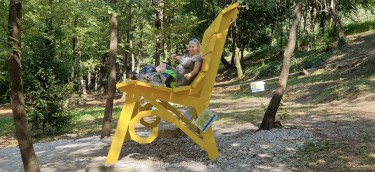 Original-Foto-Souvenirs? Hier sind die Big Benches, die den Touristen zur Verfügung stehen