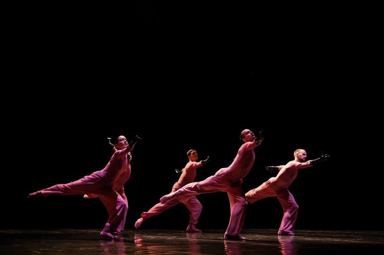 Rovereto, 18. November: Aterballetto tanzt „Stories“