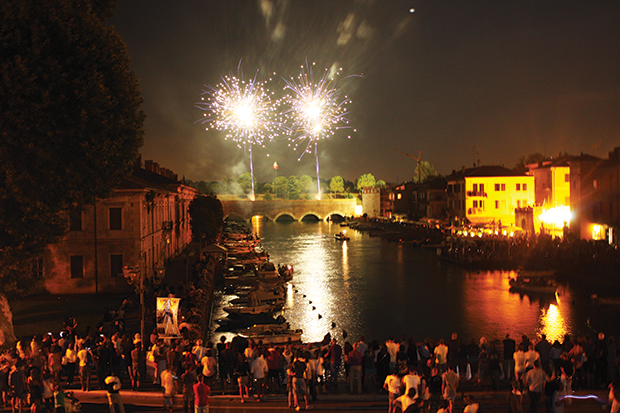 Peschiera del Garda feiert der Schutzpatron San Martino