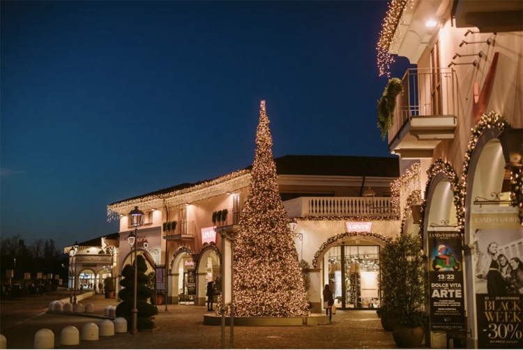 Franciacorta Village, die Öffnungstage und -zeiten an Feiertagen