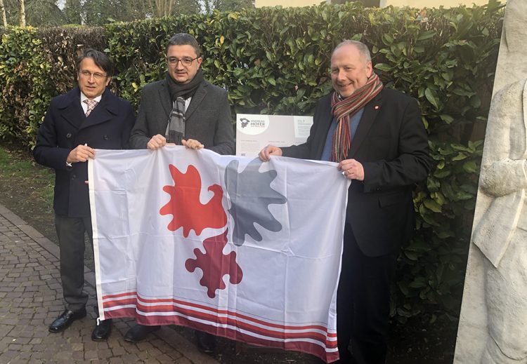 Euregio-Präsident Fugatti hat in Mantua eine Gedenktafel für Andreas Hofer enthüllt