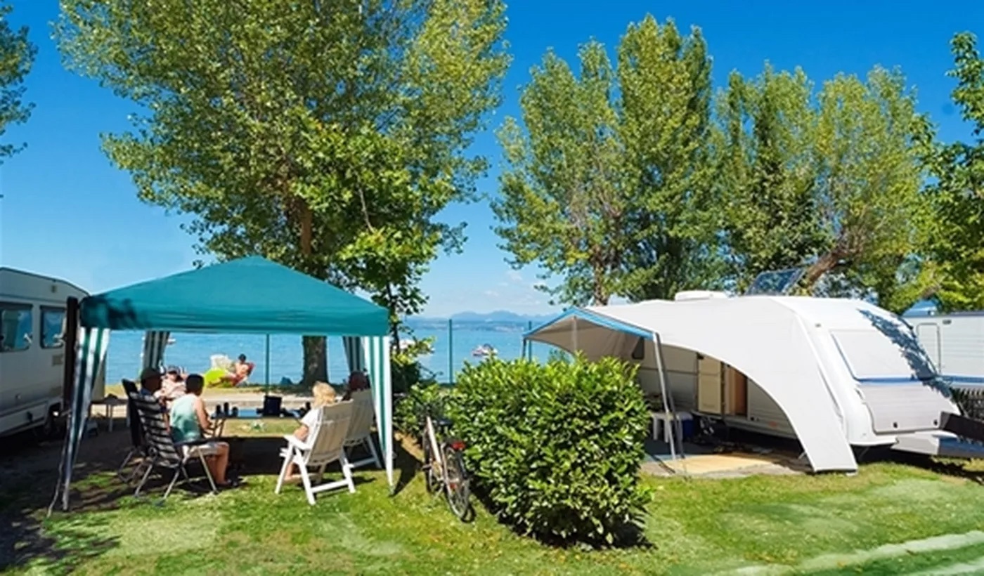 Camping im Sommer, der Lago ist bereits ausgebucht