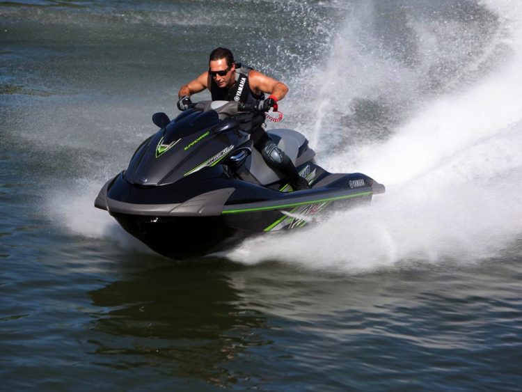 Salò, Maßnahmen des Bürgermeisters: Verbot von Jetskis und Wasserski