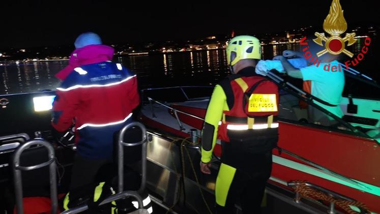 Sos auf dem Gardasee, Boot bei Panne vor Desenzano gerettet