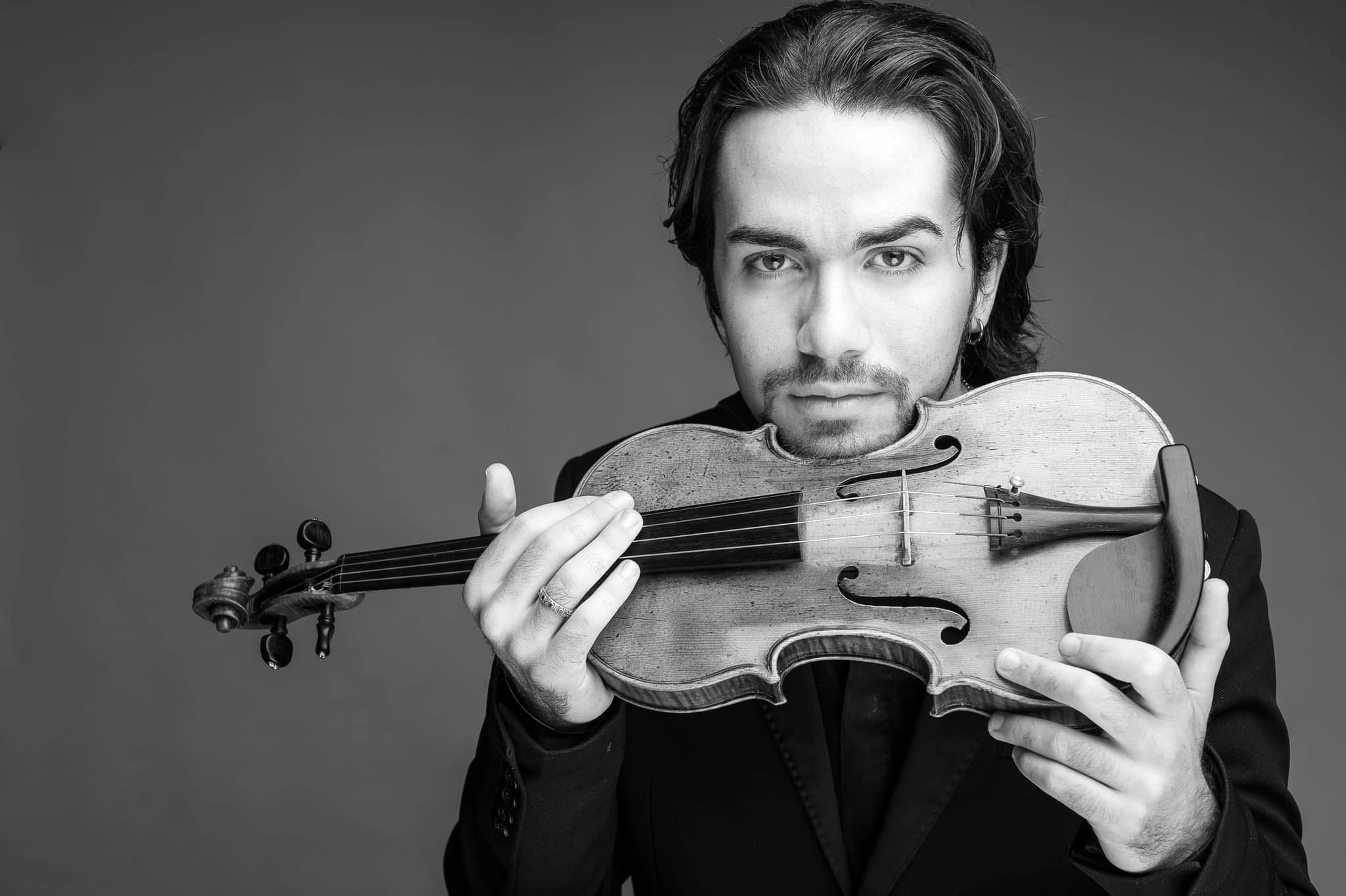 Sirmione: Gibboni spielt Vivaldis Vier Jahreszeiten für Violine, Gitarre und Orchester