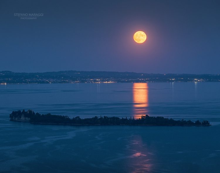 Heute Nacht solltet ihr den Himmel beobachten! Der Supermond kommt am Gardasee an