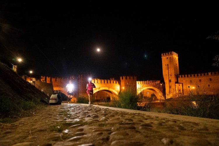 Trail delle Mura, der Nachtlauf, um den Zauber Veronas neu zu entdecken
