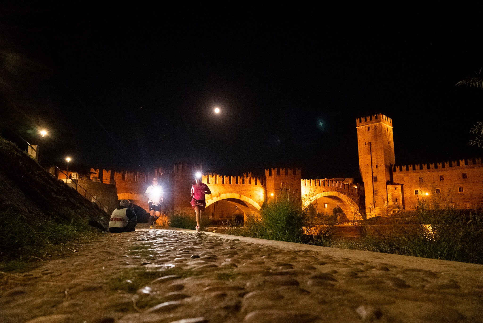 Trail delle Mura, der Nachtlauf, um den Zauber Veronas neu zu entdecken