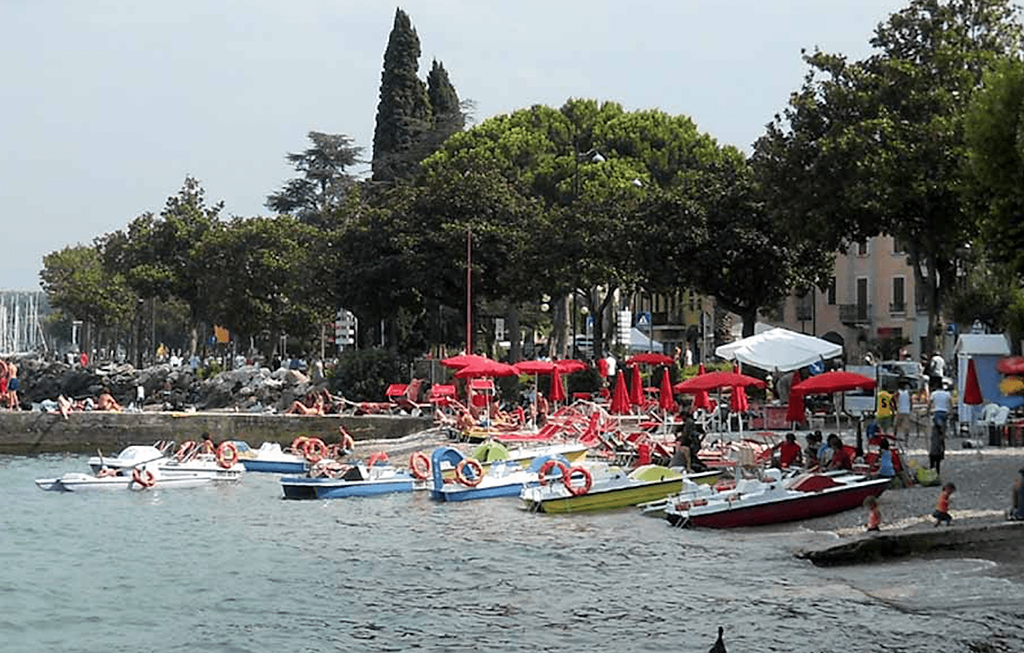 Desenzano: Ein Bürger, der Müll sammelt, muss eine Geldstrafe zahlen