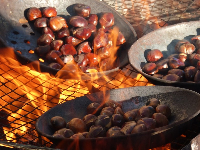 „Fogo, castagne e Vin brulé“ (Feuer, Kastanien und Glühwein) in Bussolengo