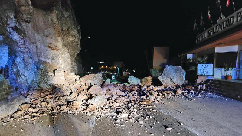 Neuer Erdrutsch an der Gardesana: Felssturz in Limone, Straße vorübergehend gesperrt