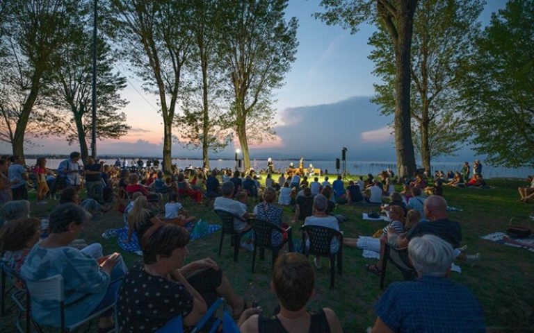 „Back to“, das Konzert mit der schönsten Aussicht der Welt