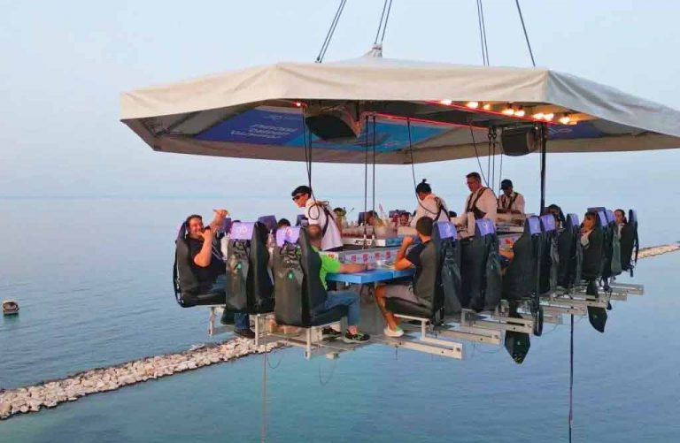 „Dinner in the Sky“ in Pacengo (Lazise): Abendessen in 50 Meter Höhe
