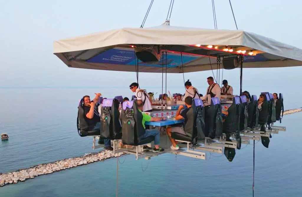 „Dinner in the Sky“ in Pacengo (Lazise): Abendessen in 50 Meter Höhe