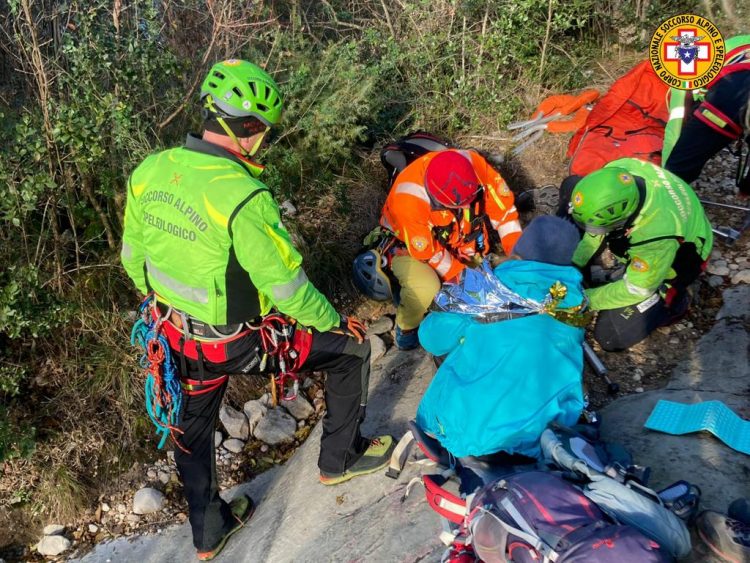 Verunglückter Wanderer von der Soccorso Alpino auf der Punta San Vigilio gerettet