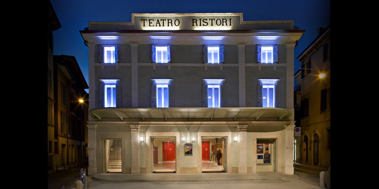 Teatro Ristori und Unternehmen ziehen an einem Strang