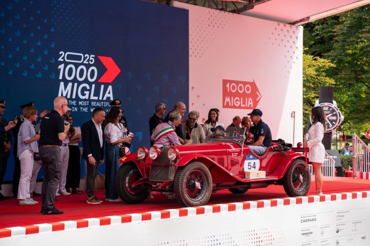 1000 Miglia 2025: Sieg für das Team Vesco und Salvinelli im Alfa Romeo