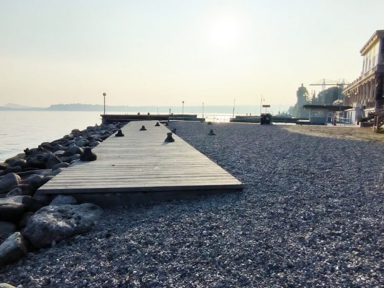 Gardone Riviera: Der Strand am Casino bleibt trotz der Bauarbeiten geöffnet