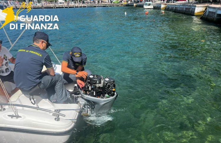 Finanzpolizei kontrolliert Boote am Gardasee: Jedes dritte war manipuliert