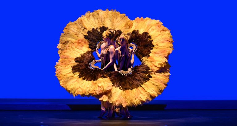 Momix begeistern Verona mit „Botanica – Season 2“ im Römischen Theater