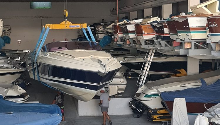 End of season – Gelegenheit, Motorboot Süd-Gs. zu verkaufen